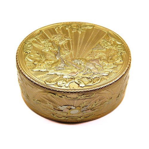 Louis XV coloured gold oval box, Paris 1758, attributed to Henry Daniel Robineau